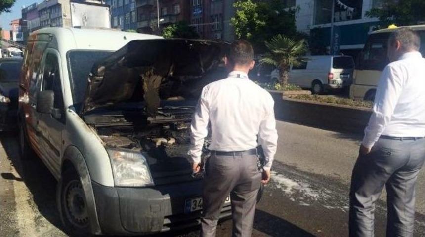 Zırhlı Ara&ccedil;ta &Ccedil;ıkan Yangın Paniğe Neden Oldu