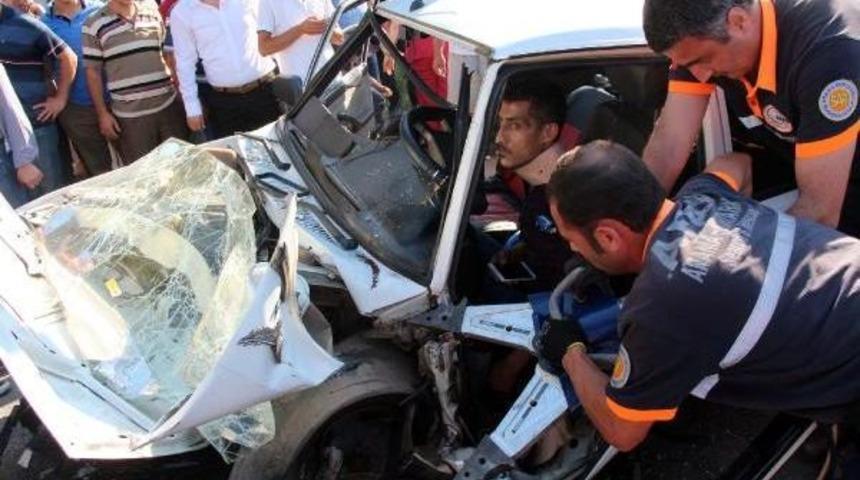 Zonguldak'ta 2 Otomobil &Ccedil;arpıştı: 6 Yaralı