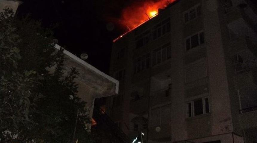 Kuşadası&rsquo;nda Korkutan Yangın