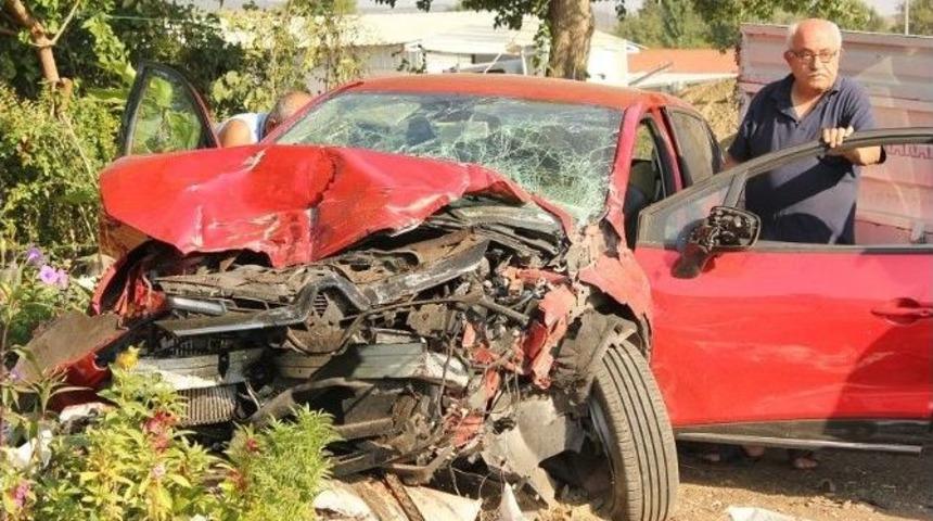 İzmir&rsquo;de Trafik Kazası: 1 Yaralı