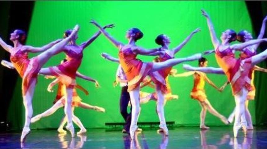 &lsquo;Rainbow&rsquo; Ballet Show Strikes Bodrum Nights