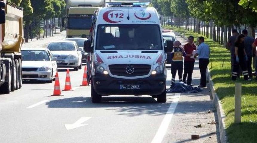 Otomobil &Ccedil;arpan 94 Yaşındaki Kadın &Ouml;ld&uuml;