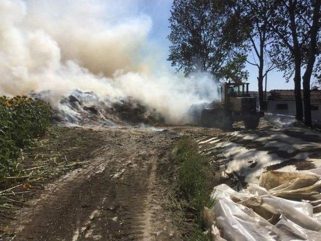 Tekirdağ’da Çıkan Yangında 2 Bin Balya Saman Kül Oldu