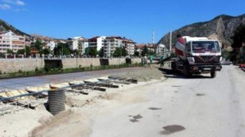 Amasya Belediyesi Yol Ve Kaldırım &Ccedil;alışmalarına Hız Verdi
