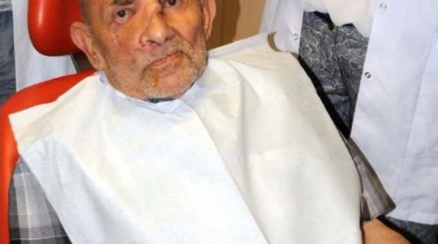 &Ccedil;ene Kanseri Hastasına Protez Monte Ediledek Yeni Y&uuml;z Yapıldı