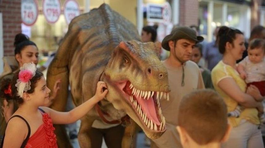 &Ccedil;ocuklar, Nesli T&uuml;kenen Hayvanlarla Forum Mersin&rsquo;de Tanıştı