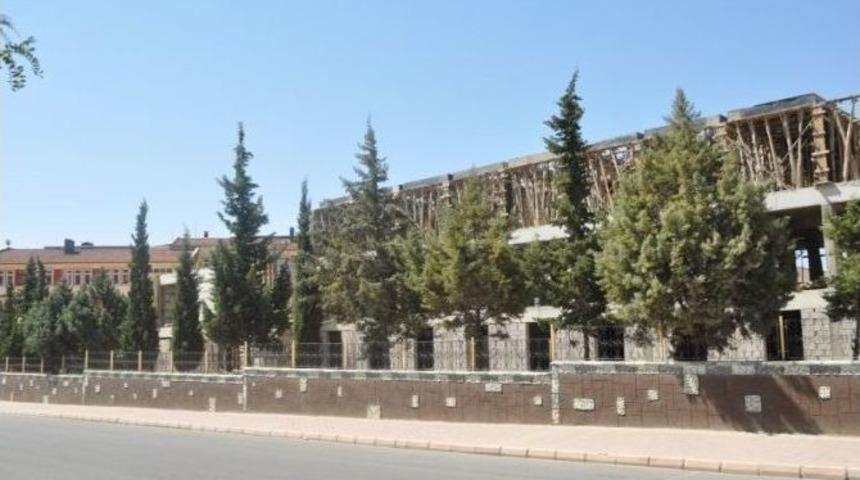 Vali Tapsız, Okul Ve Yurt İnşaatı İncelemelerine Devam Ediyor