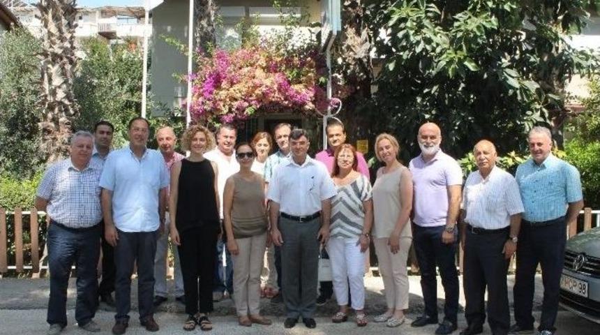 Vali Yardımcısı Yüksel, Turizmcilerle Bir Araya Geldi