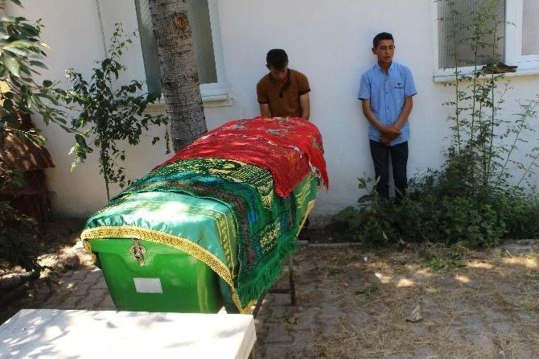 Feci Kazada Hayatını Kaybeden Gen&ccedil; Kız Toprağa Verildi