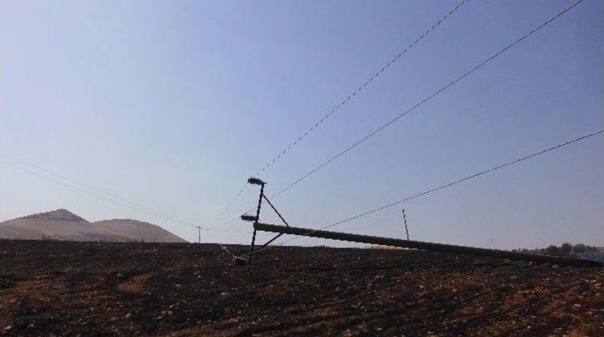 Yine Anız Yangını, 6 K&ouml;y Elektriksiz Kaldı