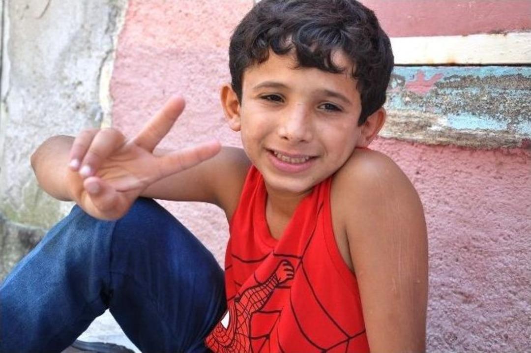 Suriyeli Ahmed&rsquo;in Y&uuml;z&uuml; Artık G&uuml;l&uuml;yor