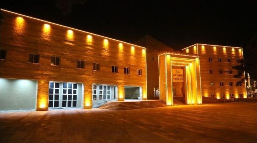 Valilik Binası Işıklandırıldı