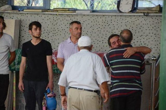 Suruç’daki Patlamada Hayatını Kaybeden Nuray Koçan Son Yolculuğuna Duvağıyla Uğurlandı