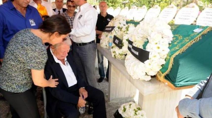 &Ouml;zmelek Son Yolculuğuna Uğurlandı