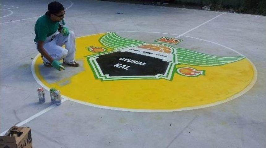 G&ouml;nen&rsquo;deki İlkokulun Basketbol Sahası Yenileniyor