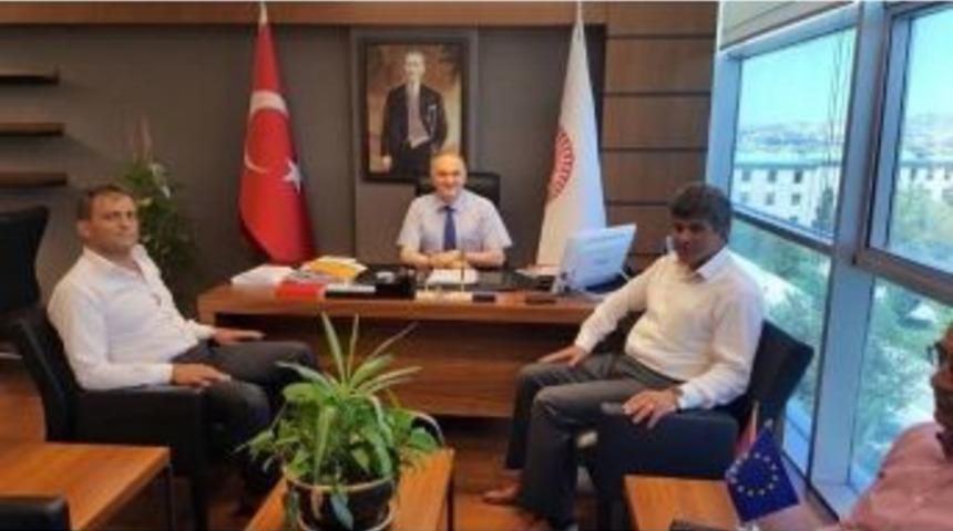 Faruk &Ouml;zl&uuml;&rsquo;ye Makamında Ziyaret