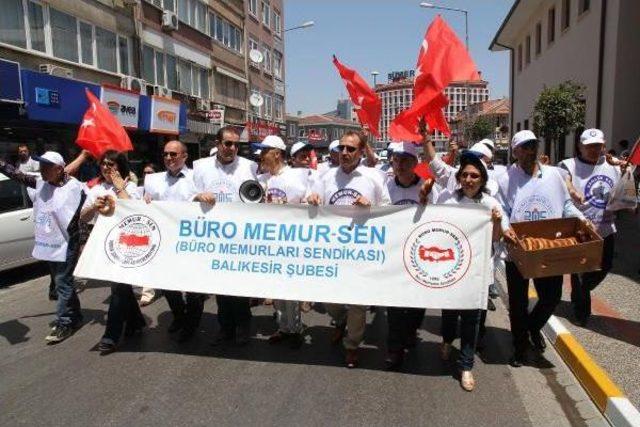 Büro Memur-Sen'den Bisikletli, Simitli Ve Mehterli Eylem