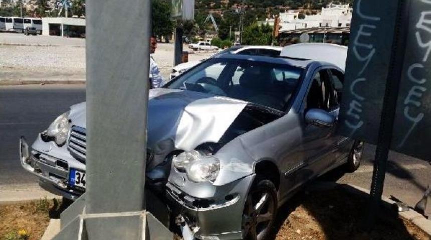 Emniyet Kemeri Ve Hava Yastığı Hayatını Kurtardı