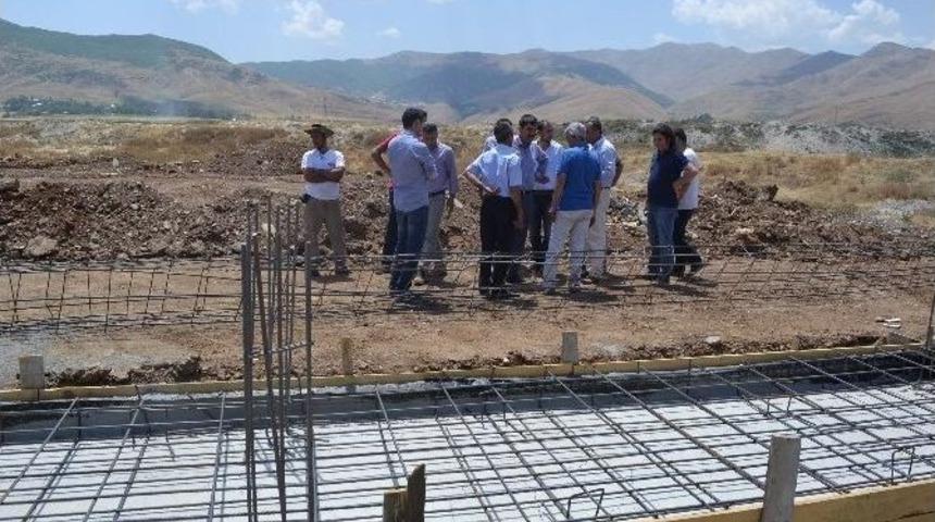 Muş’ta Sokak Hayvanları İçin Barınak Yapılıyor