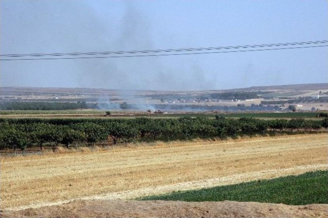 Kilis Sınırında &Ccedil;atışmalar S&uuml;r&uuml;yor
