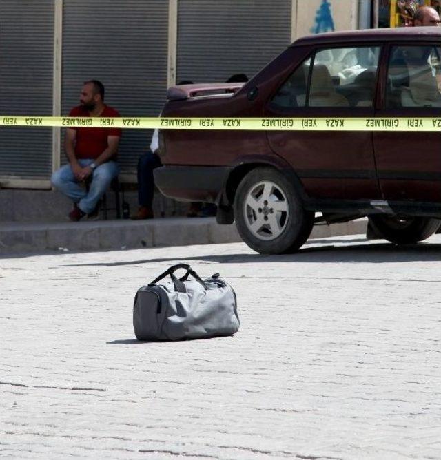 Şüpheli Çantadan Kıyafet Çıktı