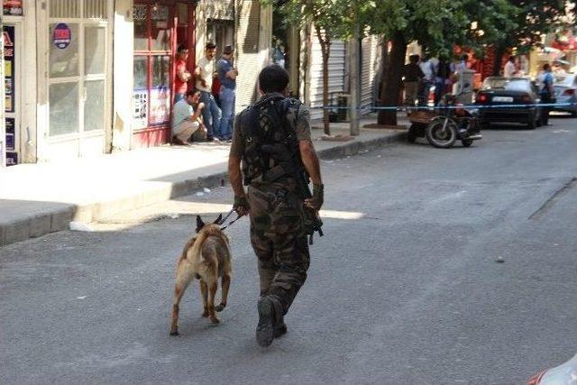 Diyarbakır’da Polise Yapılan Saldırının Ardından Çok Yönlü Operasyon