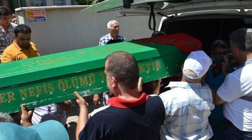 Trenin Altında Kadının Cenazesi Toprağa Verildi