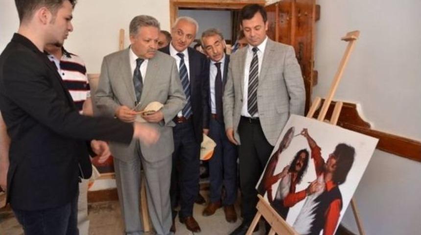 Kemaliye&rsquo;de Fotoğraf Sanat&ccedil;ısı Utku Demirsoy Şenliği