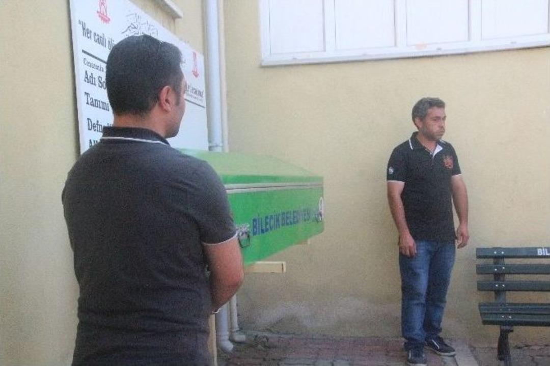 İntihar Eden Vatandaş G&ouml;zyaşları Arasında Toprağa Verildi