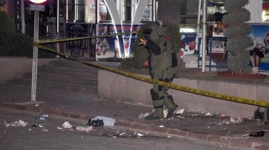 Ş&uuml;pheli Paketten &Ccedil;&ouml;p &Ccedil;ıktı