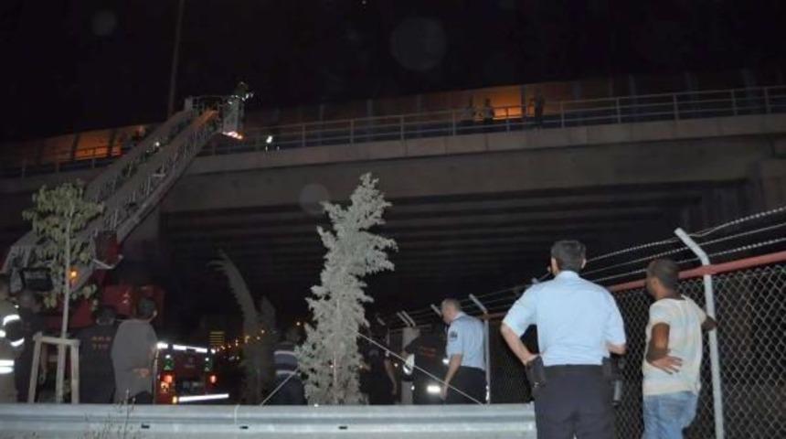 Erkek Arkadaşıyla Tartıştı, Intihar Etmek Istedi