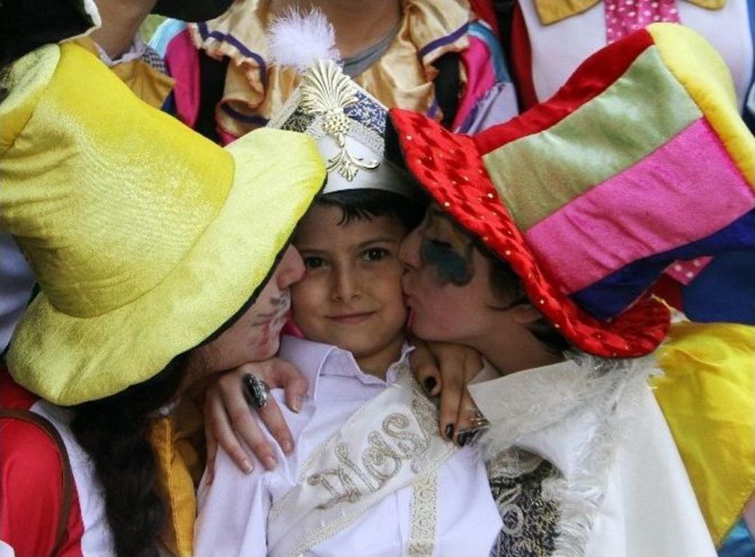 Erkekliğe Adım Atan Y&uuml;zlerce &Ccedil;ocuk Boğaz Turu Yaptı