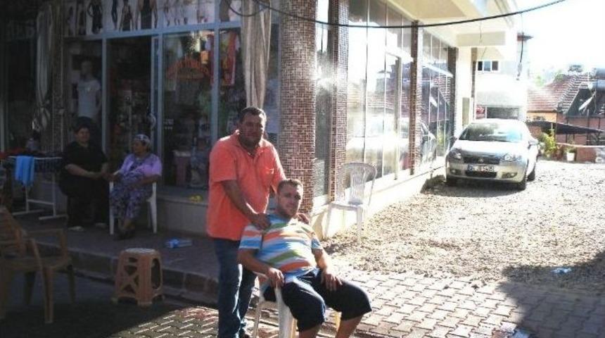 Sarıg&ouml;l Esnafından Sıcaklara Pratik &Ccedil;&ouml;z&uuml;m