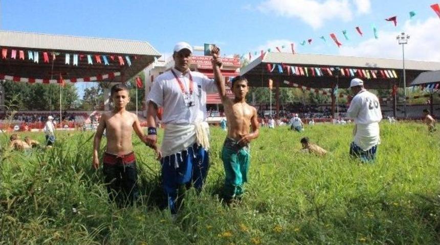 2015 Kırkpınar Yağlı G&uuml;reşleri Başladı