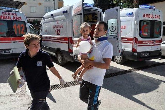 Edirne’de İki Otomobil Çarpıştı: 4 Yaralı 1