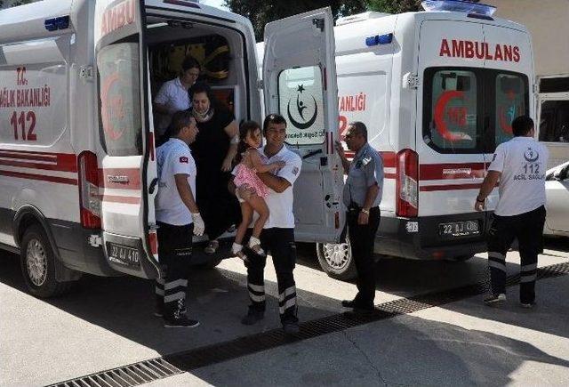 Edirne’de İki Otomobil Çarpıştı: 4 Yaralı 2