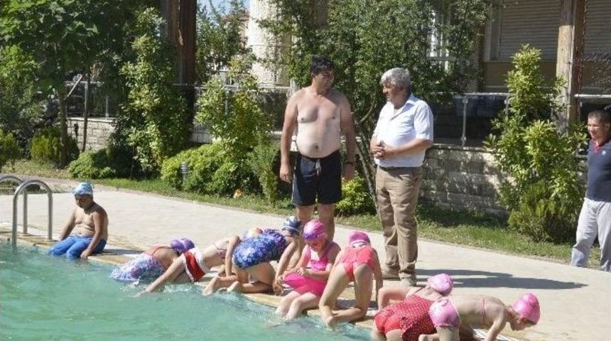 Kapaklı&rsquo;da Y&uuml;zme Kursu T&uuml;m Hızıyla Devam Ediyor