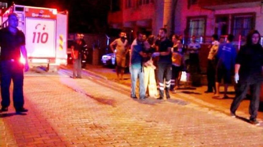 Eşiyle Tartışan Kadın &Uuml;zerine Benzin D&ouml;k&uuml;p Kendisini Yaktı