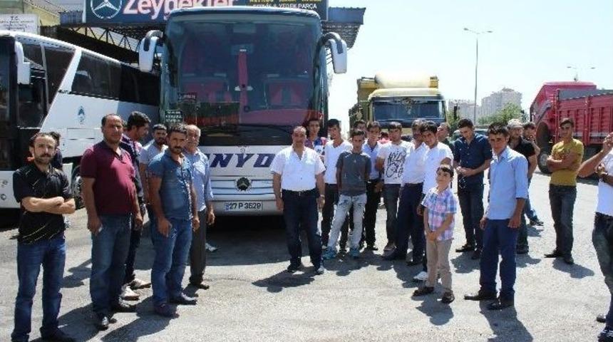 Otob&uuml;sleri Arızalanan Yolcular 8 Saat Bekledi