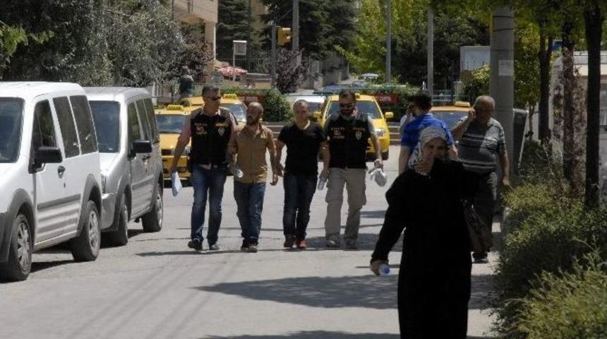 Gazete Haberiyle Yakalanan 2 Ş&uuml;pheli Adliyeye Sevk Edildi