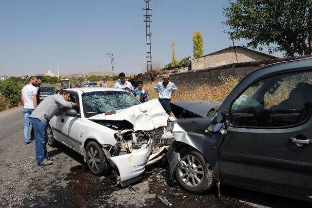 Elazığ’da Trafik Kazası: Altı Yaralı