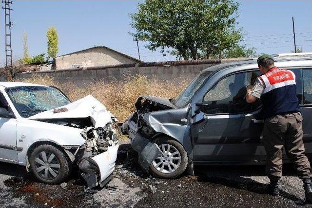 Elazığ’da Trafik Kazası: Altı Yaralı