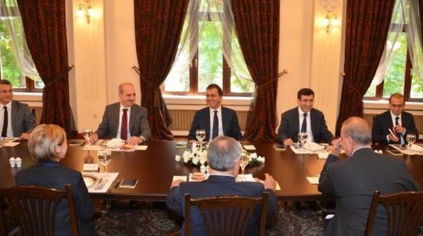 Ak Parti Ve Chp Heyetleri Arası Ilk G&ouml;r&uuml;şme Başladı