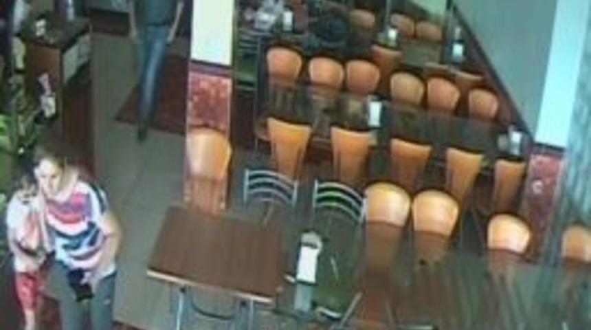 Depremde Panik Anları G&uuml;venlik Kamerasında