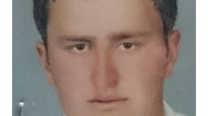 Trakt&ouml;r&uuml; Devrilen S&uuml;r&uuml;c&uuml; Telefonla Yardım İstemesine Rağmen Kurtarılamadı