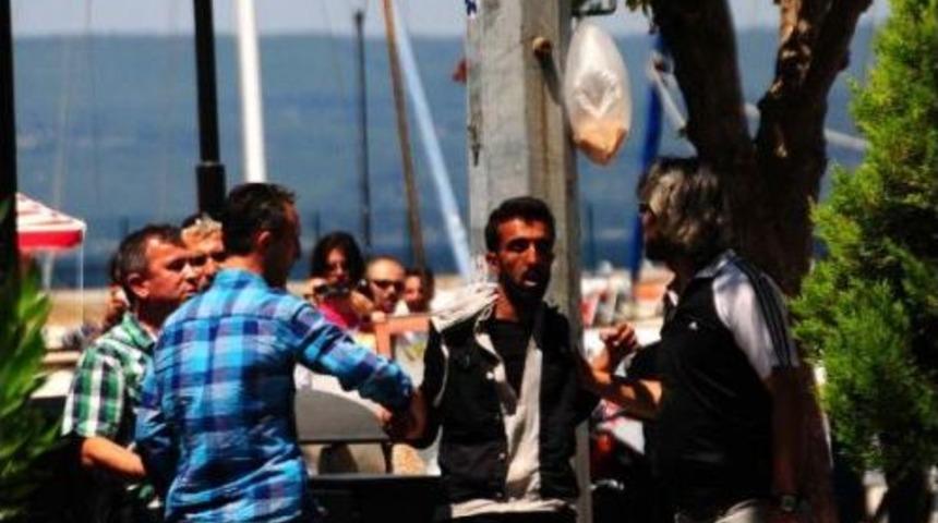 Aydınlatma Direğine &Ccedil;ıkıp Intihara Kalkıştı