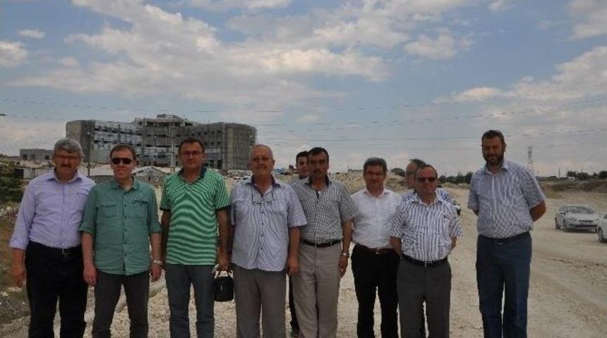 Karayolları B&ouml;lge M&uuml;d&uuml;r&uuml; &Ouml;ner &Ouml;zg&uuml;r: Tavşanlı-emet Yolu 2017&rsquo;nin Nisan Ayında Bitecek