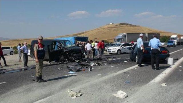 Elazığ’Daki Kazada Esnaf Odası Başkanı Ve Eşi Öldü