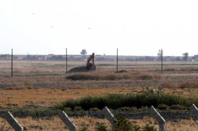 Ypg, Telabyad'a Hendek Kazıyor