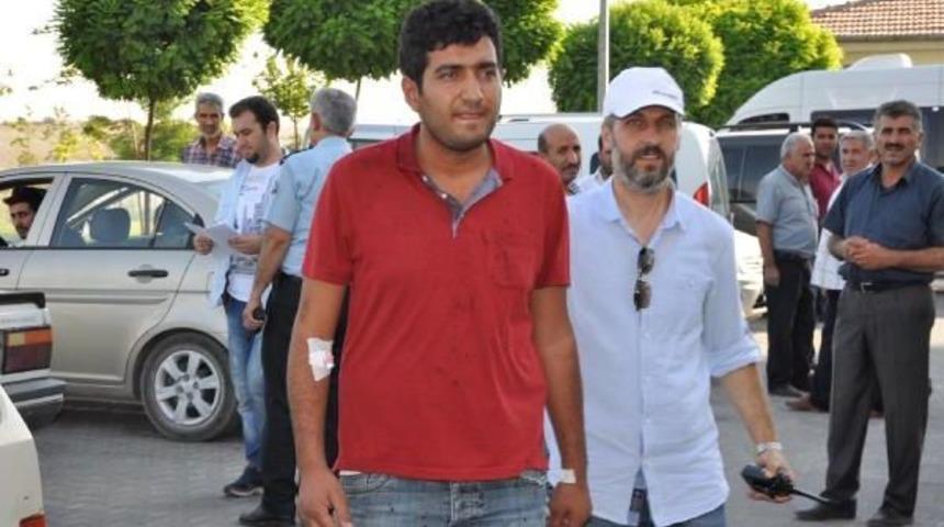 Besni'de Minib&uuml;s&ccedil;&uuml;lerin Yolcu Kavgası: 2 Yaralı